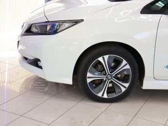 NISSAN LEAF 40kWh N-Connecta Hatchback 5dr Electric Auto (150 ps)