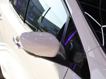 NISSAN LEAF 40kWh N-Connecta Hatchback 5dr Electric Auto (150 ps)