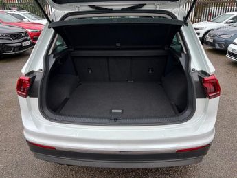 VOLKSWAGEN TIGUAN 2.0 TSI SEL SUV 5dr Petrol DSG 4Motion 4WD Auto Euro 6 (s/s) (19