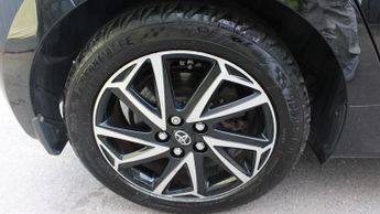 TOYOTA YARIS 1.5 VVT-h Design Hatchback 5dr Petrol Hybrid E-CVT Euro 6 (s/s) 