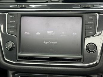 VOLKSWAGEN TIGUAN 2.0 TSI BlueMotion Tech R-Line SUV 5dr Petrol DSG 4Motion Euro 6