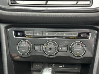 VOLKSWAGEN TIGUAN 2.0 TSI BlueMotion Tech R-Line SUV 5dr Petrol DSG 4Motion Euro 6