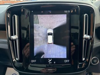 VOLVO XC40 1.5 T3 R-Design SUV 5dr Petrol Auto Euro 6 (s/s) (163 ps)
