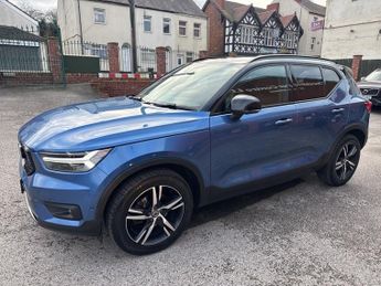 VOLVO XC40 1.5 T3 R-Design SUV 5dr Petrol Auto Euro 6 (s/s) (163 ps)
