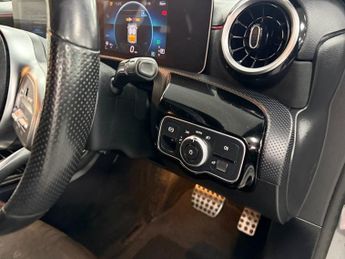 MERCEDES-BENZ A-CLASS 2.0 A200d AMG Line (Executive) Hatchback 5dr Diesel 8G-DCT Euro 