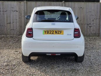 FIAT 500E 42kWh Icon Hatchback 3dr Electric Auto (118 ps)
