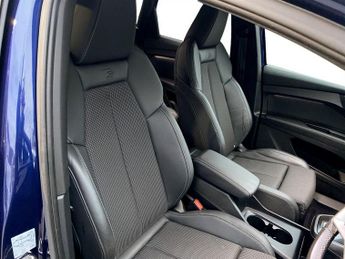 AUDI Q4 E-TRON 40 S line SUV 5dr Electric Auto 82kWh (204 ps)