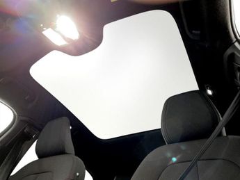 VOLVO C40 Recharge 69kWh Core SUV 5dr Electric Auto (231 ps)