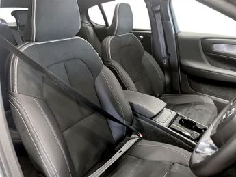 VOLVO C40 Recharge 69kWh Ultimate SUV 5dr Electric Auto (231 ps)