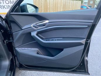 AUDI E-TRON 50 Technik SUV 5dr Electric Auto quattro 71.2kWh (313 ps)