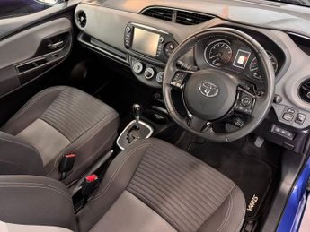 TOYOTA YARIS 1.5 VVT-i Icon Tech Hatchback 5dr Petrol CVT Euro 6 (111 ps)