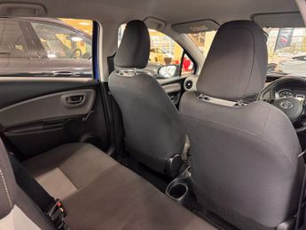 TOYOTA YARIS 1.5 VVT-i Icon Tech Hatchback 5dr Petrol CVT Euro 6 (111 ps)