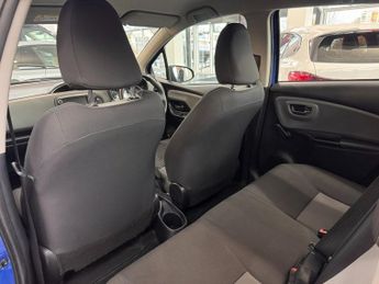 TOYOTA YARIS 1.5 VVT-i Icon Tech Hatchback 5dr Petrol CVT Euro 6 (111 ps)