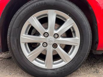 TOYOTA YARIS 1.33 Dual VVT-i TR Hatchback 5dr Petrol Multidrive S Euro 5 (101