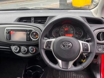 TOYOTA YARIS 1.33 Dual VVT-i TR Hatchback 5dr Petrol Multidrive S Euro 5 (101