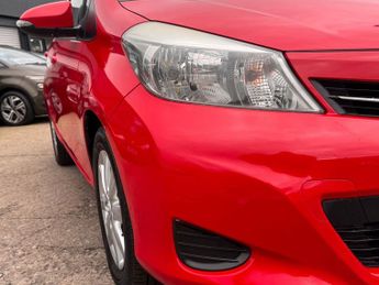 TOYOTA YARIS 1.33 Dual VVT-i TR Hatchback 5dr Petrol Multidrive S Euro 5 (101