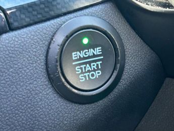 FORD KUGA 2.5 EcoBoost Duratec 14.4kWh ST-Line SUV 5dr Petrol Plug-in Hybr