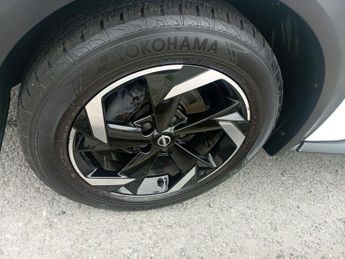 NISSAN JUKE 1.0 DIG-T N-Connecta SUV 5dr Petrol DCT Auto Euro 6 (s/s) (114 p