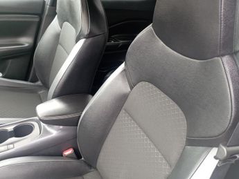 NISSAN JUKE 1.0 DIG-T N-Connecta SUV 5dr Petrol DCT Auto Euro 6 (s/s) (114 p