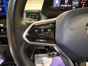 VOLKSWAGEN ID.3 Pro Performance 58kWh Family Hatchback 5dr Electric Auto (204 ps