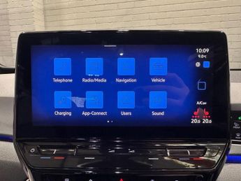 VOLKSWAGEN ID.3 Pro Performance 58kWh Family Hatchback 5dr Electric Auto (204 ps