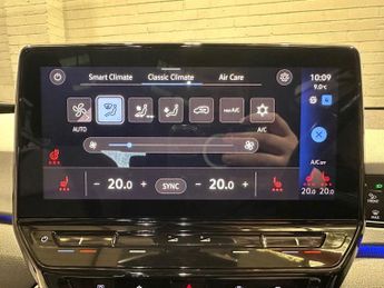 VOLKSWAGEN ID.3 Pro Performance 58kWh Family Hatchback 5dr Electric Auto (204 ps