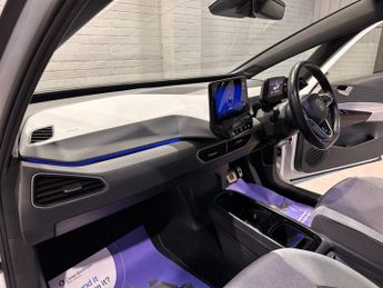 VOLKSWAGEN ID.3 Pro Performance 58kWh Family Hatchback 5dr Electric Auto (204 ps