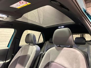 VOLKSWAGEN ID.3 Pro Performance 58kWh Max Hatchback 5dr Electric Auto (204 ps)