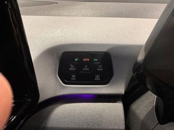 VOLKSWAGEN ID.3 Pro Performance 58kWh Max Hatchback 5dr Electric Auto (204 ps)