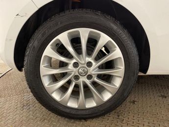 VAUXHALL CORSA 1.4i SE Nav Hatchback 3dr Petrol Auto Euro 6 (90 ps)