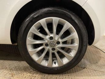 VAUXHALL CORSA 1.4i SE Nav Hatchback 3dr Petrol Auto Euro 6 (90 ps)