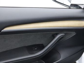 TESLA Model 3 (Dual Motor) Long Range Saloon 4dr Electric Auto 4WDE (346 ps)