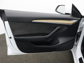 TESLA Model 3 (Dual Motor) Long Range Saloon 4dr Electric Auto 4WDE (346 ps)