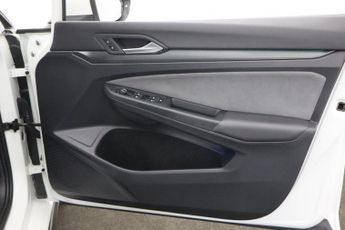 VOLKSWAGEN GOLF 1.5 eTSI MHEV R-Line Hatchback 5dr Petrol Hybrid DSG Euro 6 (s/s