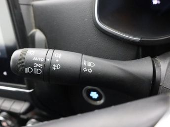 RENAULT ZOE R135 EV50 52kWh Iconic Hatchback 5dr Electric Auto (Rapid Charge