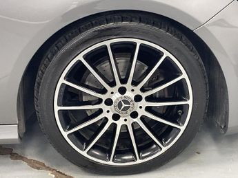 MERCEDES-BENZ A-CLASS 2.1 A200d WhiteArt Hatchback 5dr Diesel 7G-DCT Euro 6 (s/s) (136