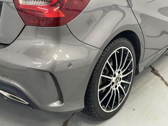 MERCEDES-BENZ A-CLASS 2.1 A200d WhiteArt Hatchback 5dr Diesel 7G-DCT Euro 6 (s/s) (136