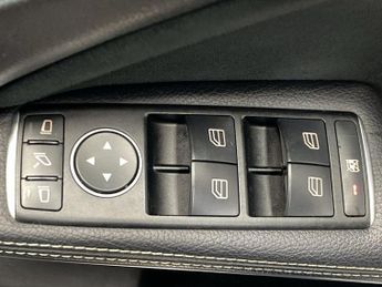 MERCEDES-BENZ A-CLASS 2.1 A200d WhiteArt Hatchback 5dr Diesel 7G-DCT Euro 6 (s/s) (136