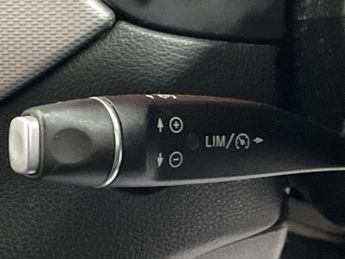 MERCEDES-BENZ A-CLASS 2.1 A200d WhiteArt Hatchback 5dr Diesel 7G-DCT Euro 6 (s/s) (136