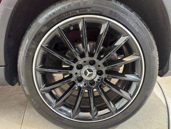 MERCEDES-BENZ GLA 1.6 GLA180 AMG Line Edition SUV 5dr Petrol 7G-DCT Euro 6 (s/s) (