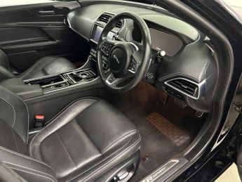 JAGUAR XE 2.0i GPF R-Sport Saloon 4dr Petrol Auto Euro 6 (s/s) (200 ps)
