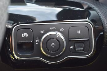 MERCEDES-BENZ A CLASS 1.5 A180d AMG Line (Premium Plus 2) Hatchback 5dr Diesel 7G-DCT 