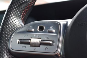 MERCEDES-BENZ A CLASS 1.5 A180d AMG Line (Premium Plus 2) Hatchback 5dr Diesel 7G-DCT 