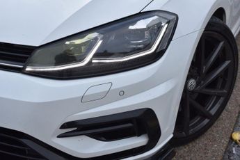 VOLKSWAGEN GOLF VOLKSWAGEN GOLF  2.0 TSI R Estate 5dr Petrol DSG 4Motion Euro 6 