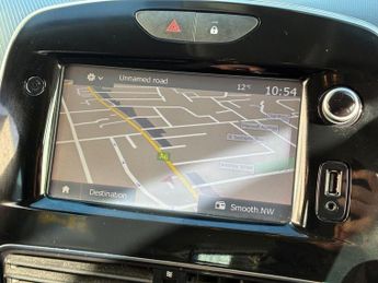 RENAULT CLIO 1.2 16V Dynamique Nav Hatchback 5dr Petrol Manual Euro 6 (75 ps)