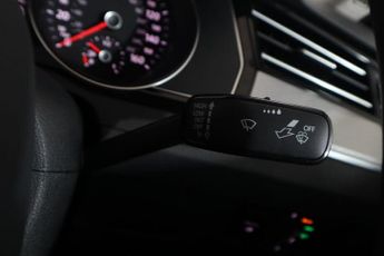 VOLKSWAGEN PASSAT 1.4 TSI 13kWh GTE Saloon 4dr Petrol Plug-in Hybrid DSG Euro 6 (s