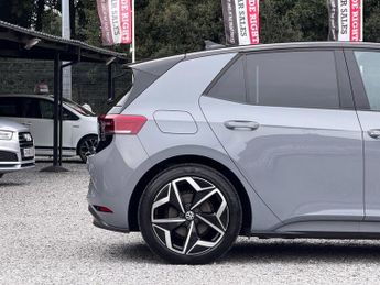 VOLKSWAGEN ID.3 77kWh Pro S Tour 5dr - ONE OWNER