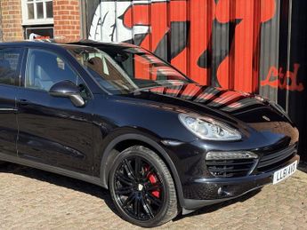 PORSCHE CAYENNE 3.0 TD V6 SUV 5dr Diesel Tiptronic 4WD Euro 5 (s/s) (240 ps)