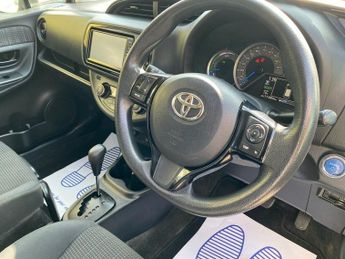 TOYOTA YARIS 1.5 Hybrid Automatic Petrol Hatchback Silver 5dr