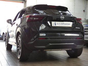 NISSAN JUKE 1.6 N-Connecta SUV 5dr Petrol Hybrid Auto Euro 6 (143 ps)